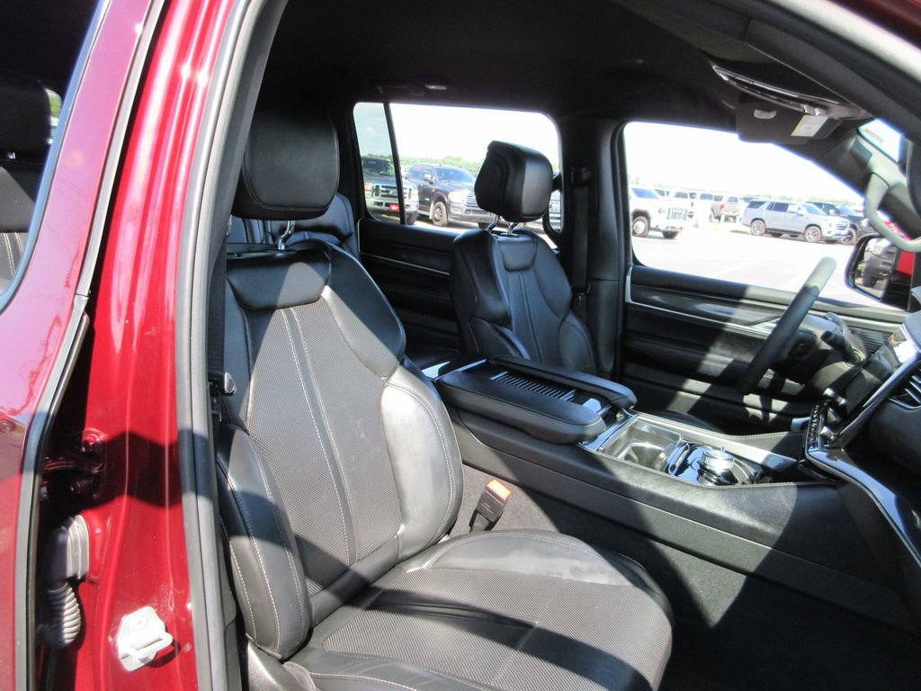 Used 2022 Jeep Wagoneer Series I AWD/4WD image 24