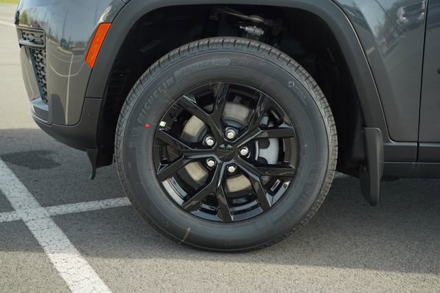 New 2026 Jeep Grand Cherokee Altitude AWD/4WD image 9