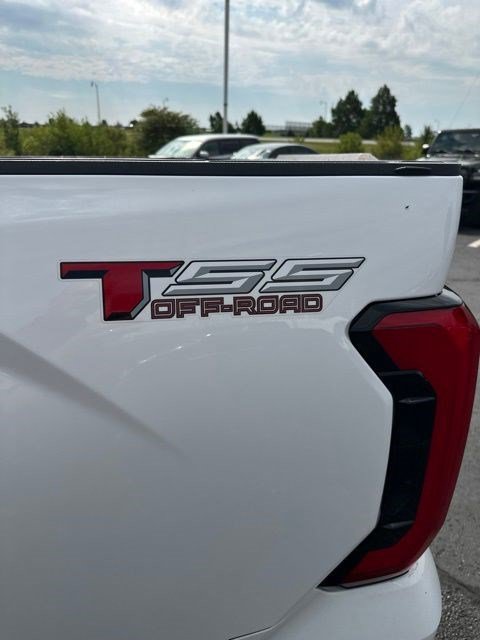 Used 2023 Toyota Tundra SR5 AWD/4WD image 4