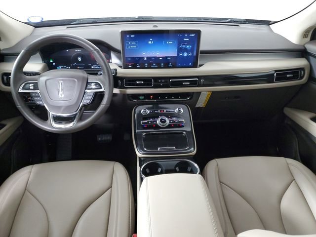 Used 2023 Lincoln Nautilus FWD w/ Premium Package image 15