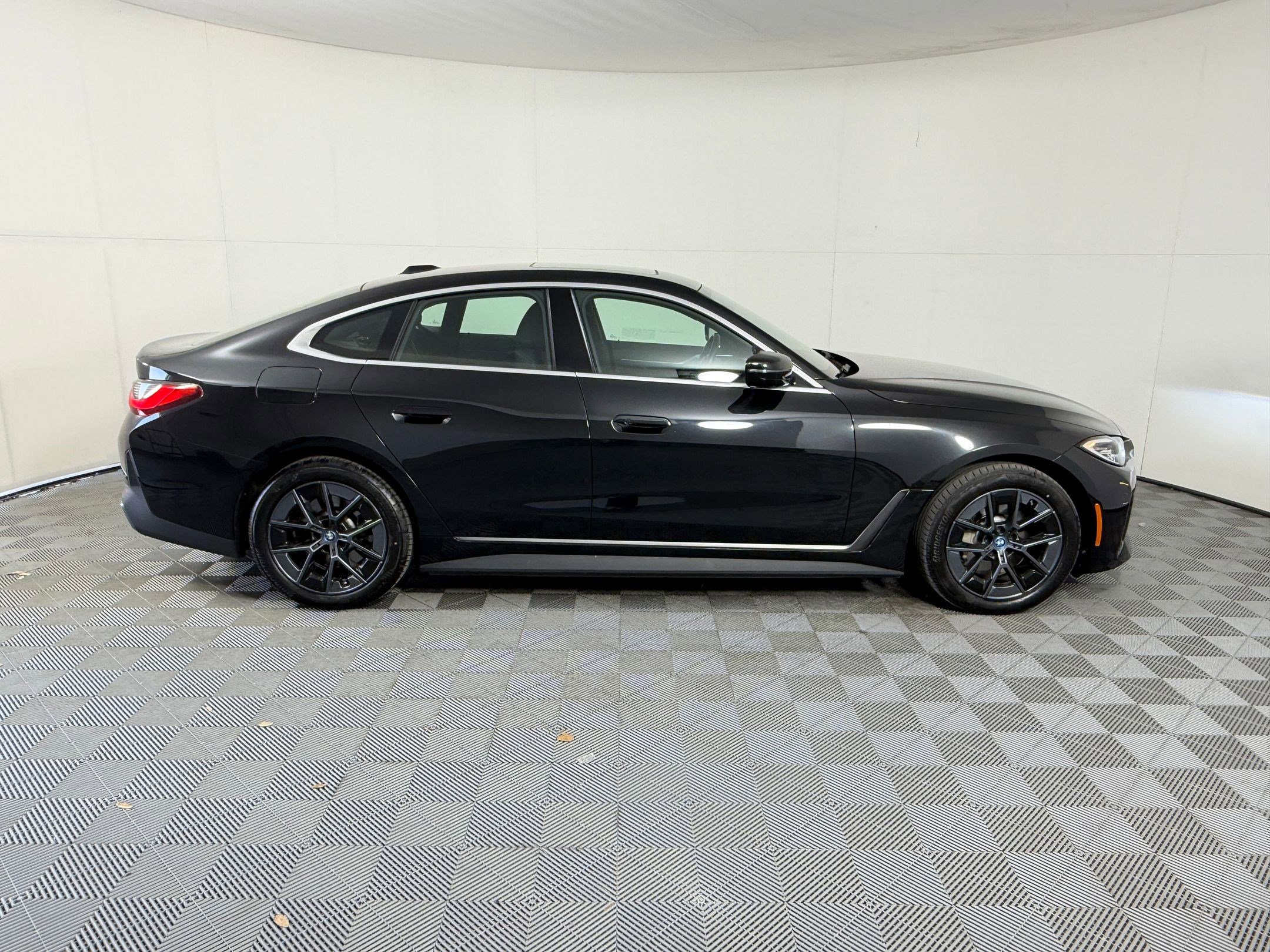 Used 2024 BMW i4 eDrive35 w/ Convenience Package RWD image 8