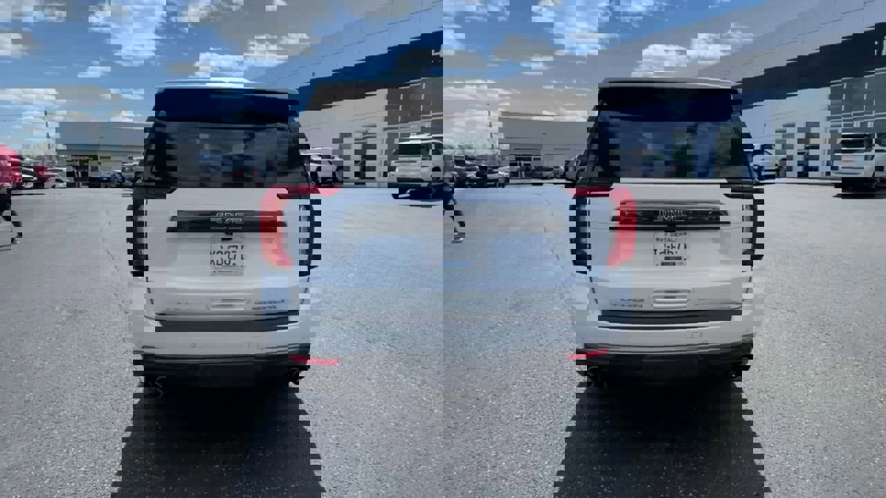 Certified 2024 GMC Yukon Denali Ultimate image 8