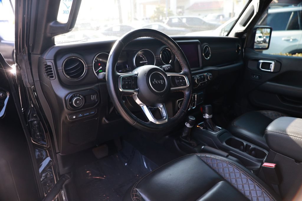 Used 2023 Jeep Wrangler Unlimited Sahara AWD/4WD image 17