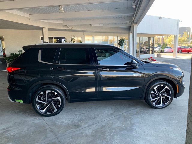 Used 2023 Mitsubishi Outlander SEL 40th Anniversary image 2