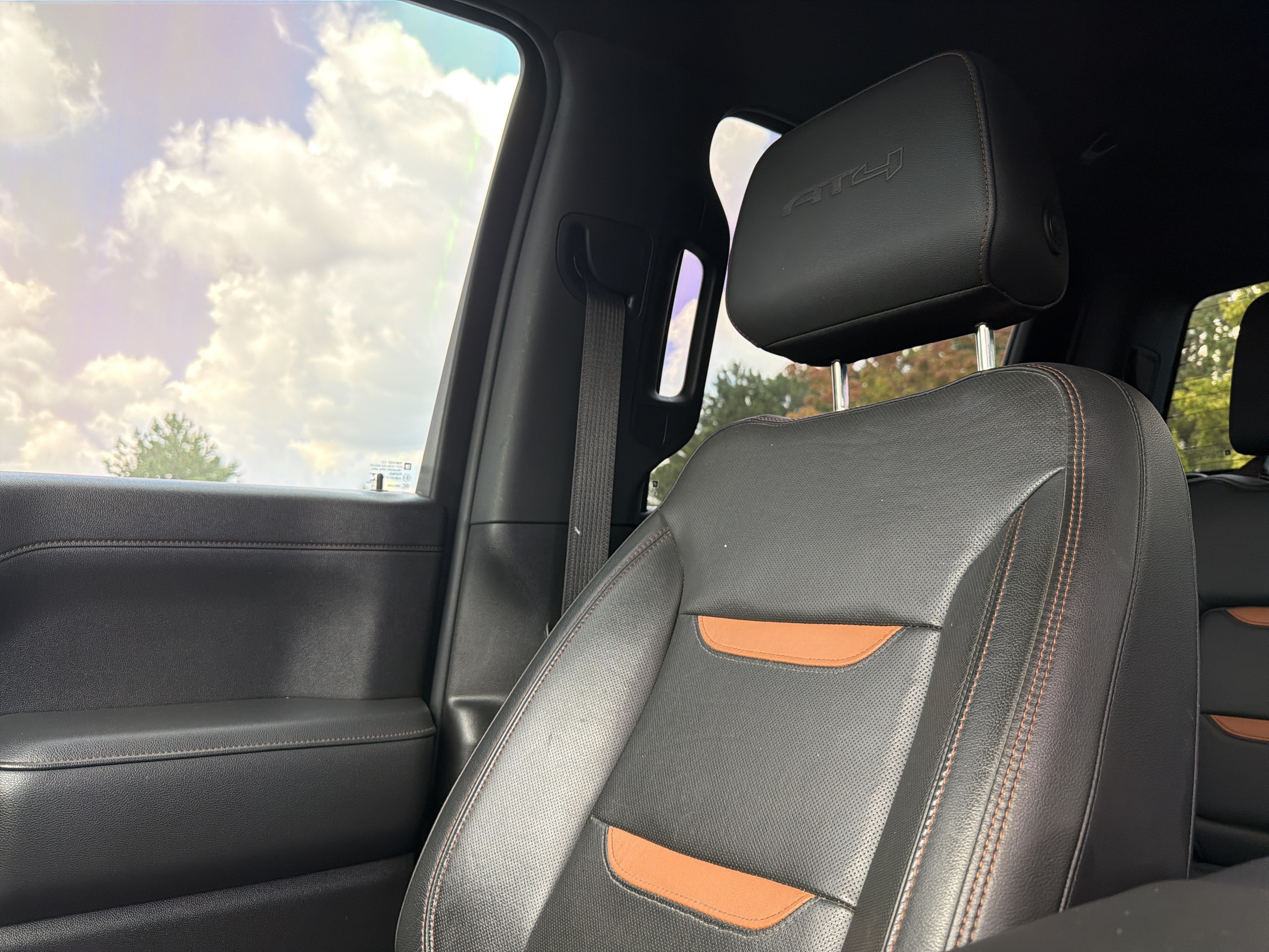 Used 2020 GMC Sierra 1500 AT4 w/ Driver Alert Package I AWD/4WD image 23