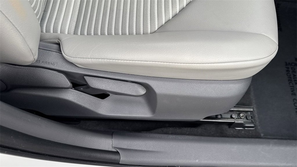 Used 2020 Toyota Camry SE image 46