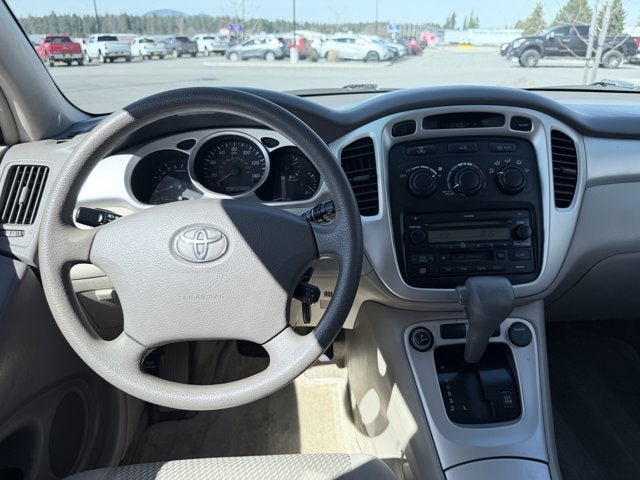 Used 2005 Toyota Highlander 4WD V6 w/ 3rd Row image 12