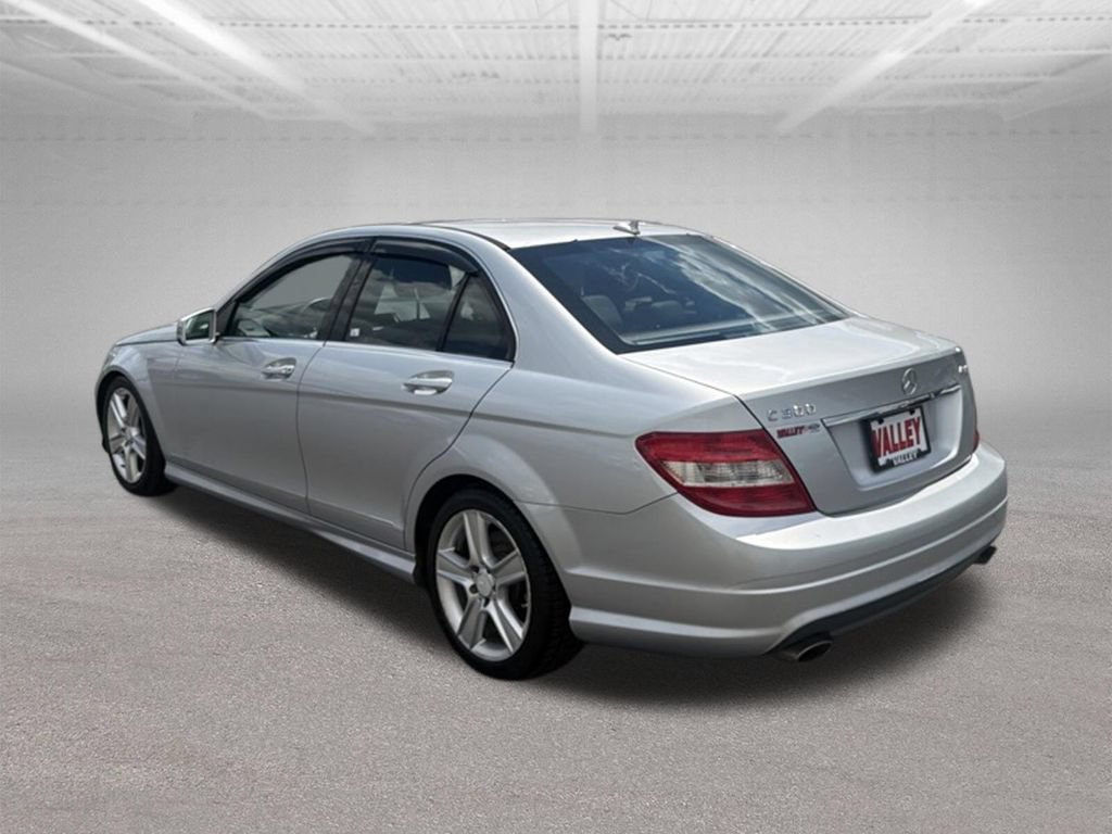 Used 2011 Mercedes-Benz C 300 4MATIC Sedan image 5