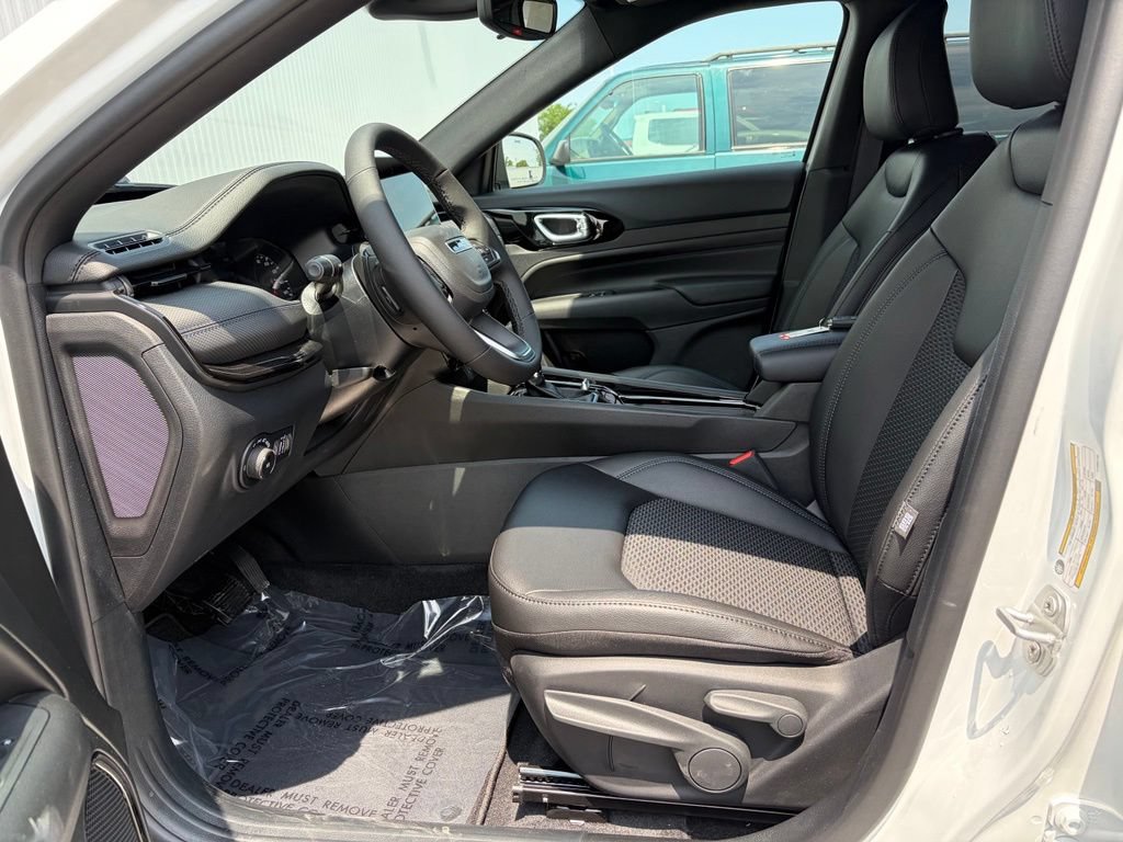 New 2026 Jeep Compass Latitude AWD/4WD image 11