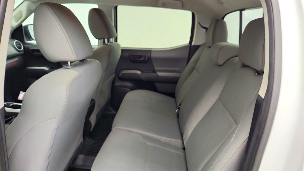 Used 2016 Toyota Tacoma SR5 w/ SR5 Appearance Package (SN) RWD image 19