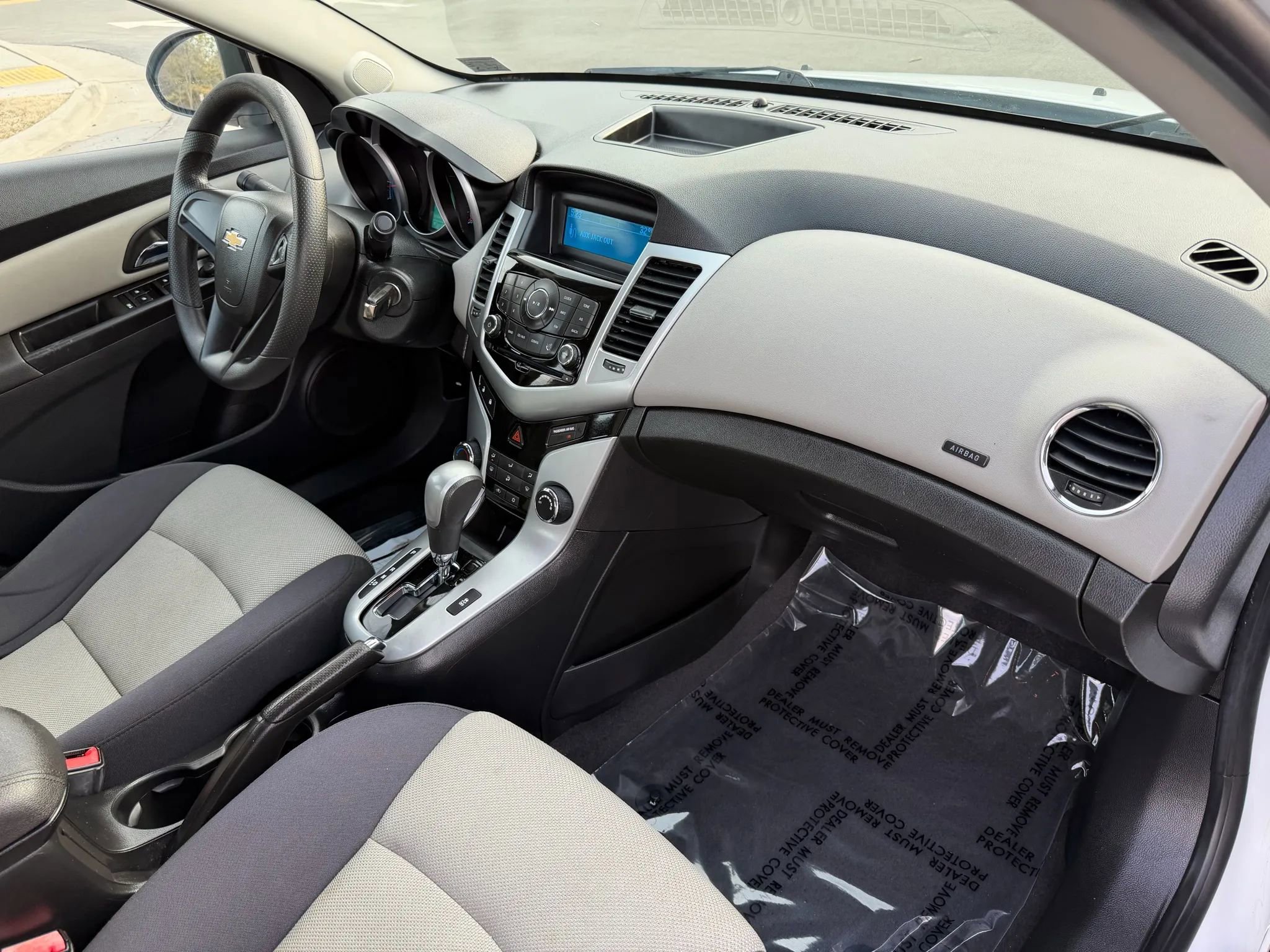 Used 2013 Chevrolet Cruze LS image 24