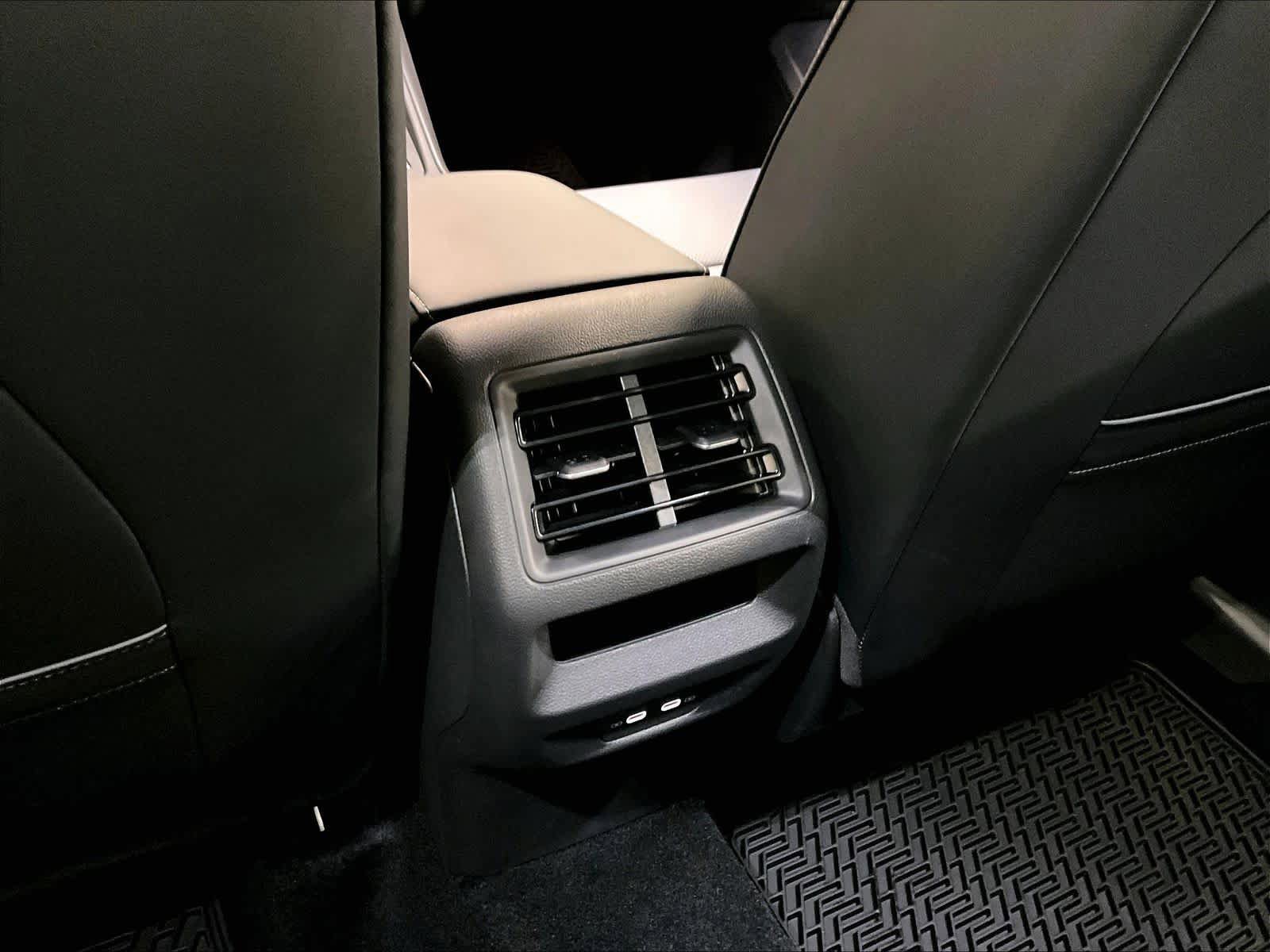New 2026 Volkswagen Tiguan SE R-Line FWD image 16