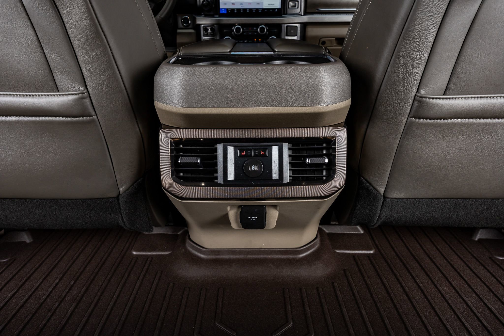 Used 2025 Ford F250 Platinum w/ Platinum Plus Package image 34