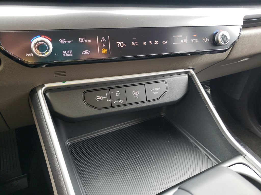 New 2026 Kia Carnival FWD image 21