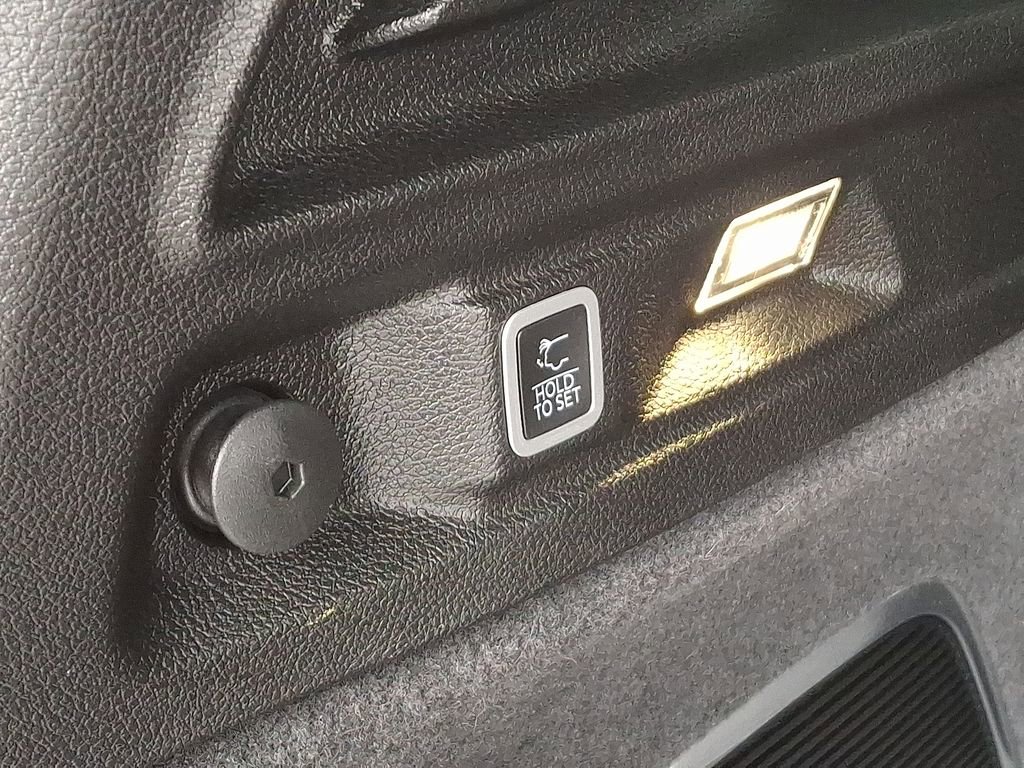 Used 2024 Jeep Grand Cherokee L Summit w/ Advanced Protech Group IV image 33