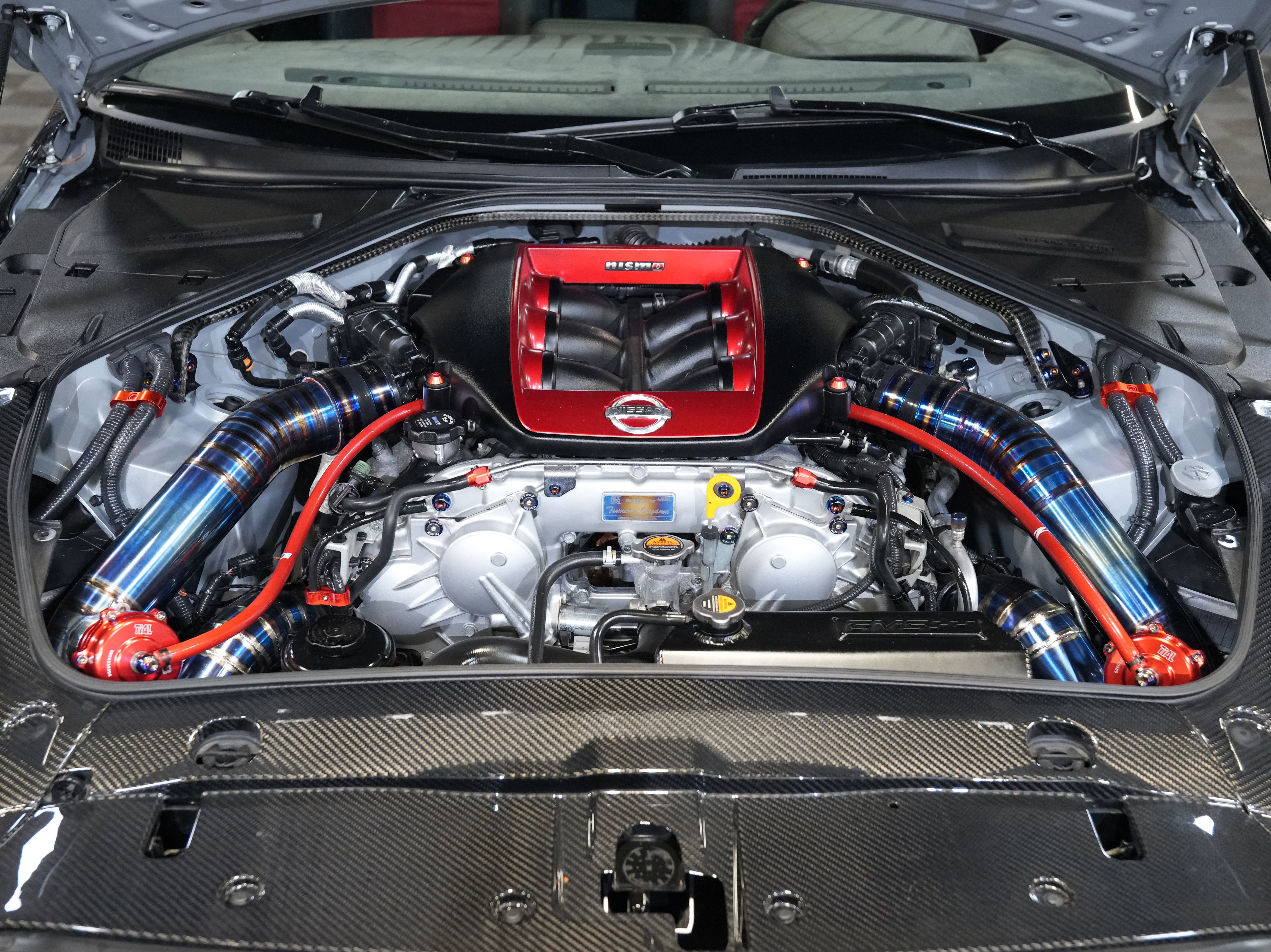 Used 2017 Nissan GT-R NISMO AWD/4WD image 45