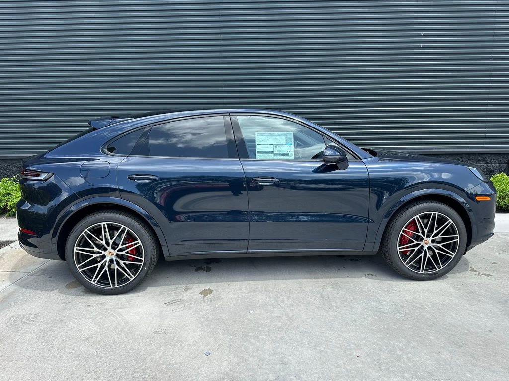Used 2025 Porsche Cayenne S image 8