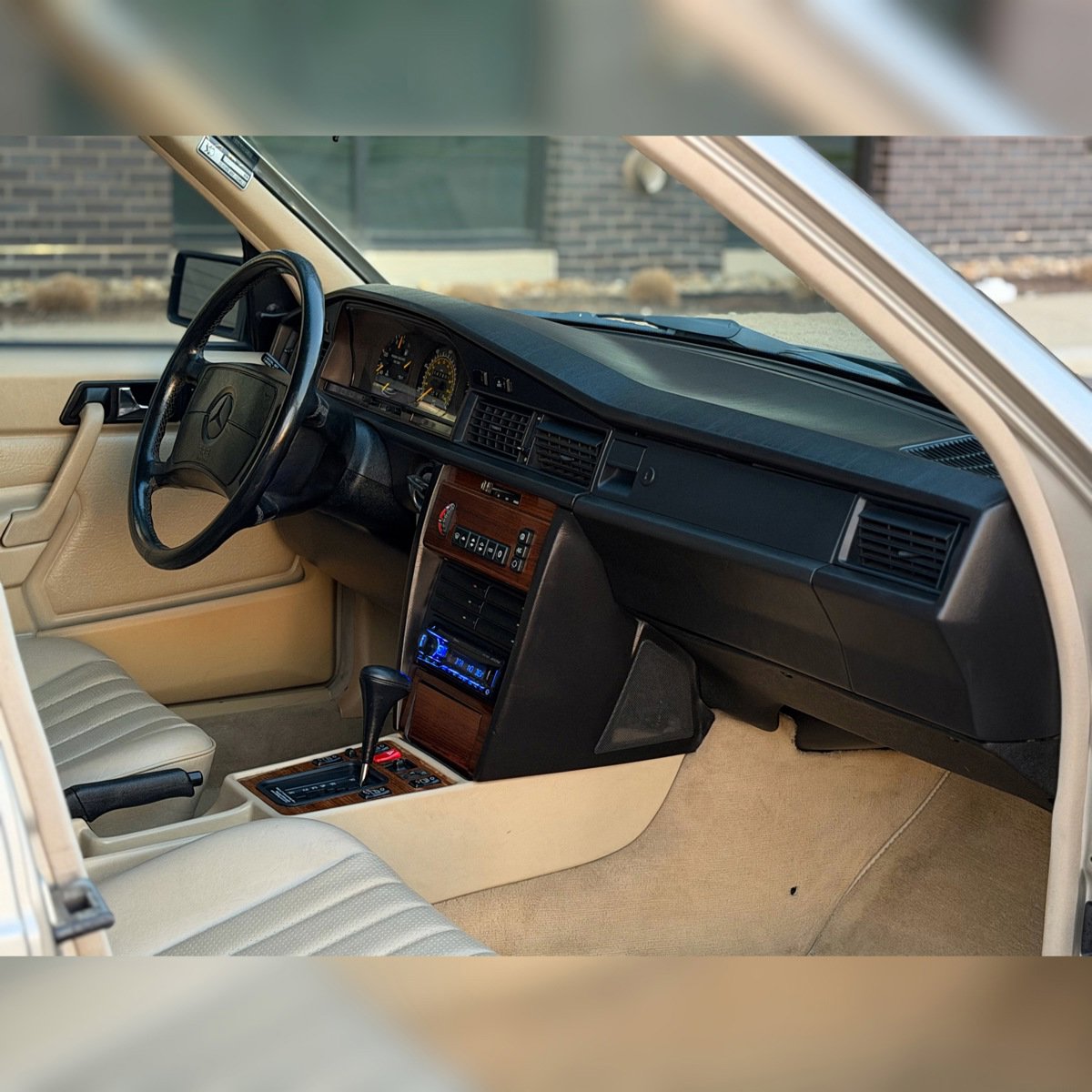Used 1990 Mercedes-Benz 190 E 2.6 image 9