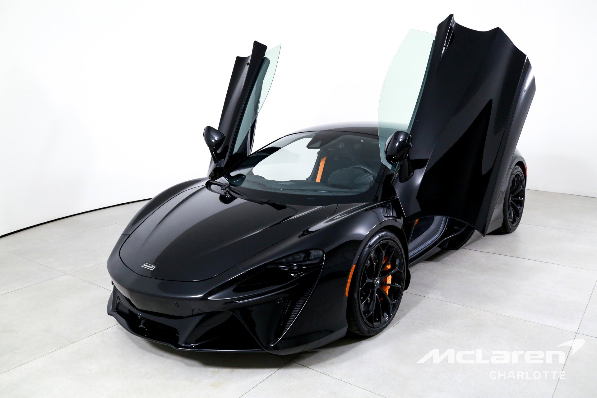 Used 2023 McLaren Artura image 5