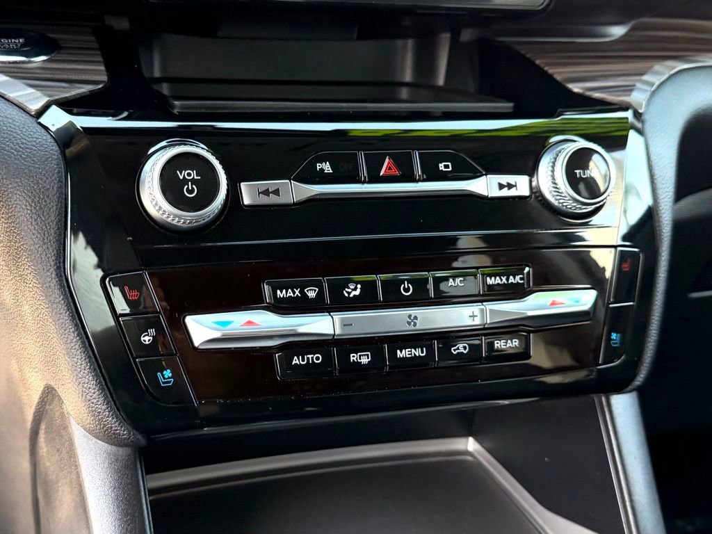 Certified 2023 Ford Explorer Limited image 25