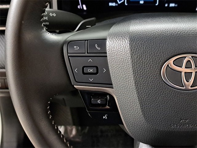 Used 2025 Toyota Camry SE image 25