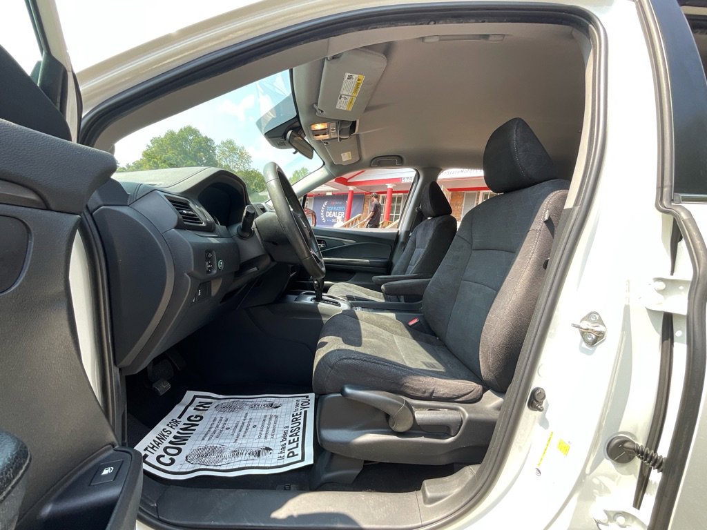 Used 2019 Honda Pilot LX image 12