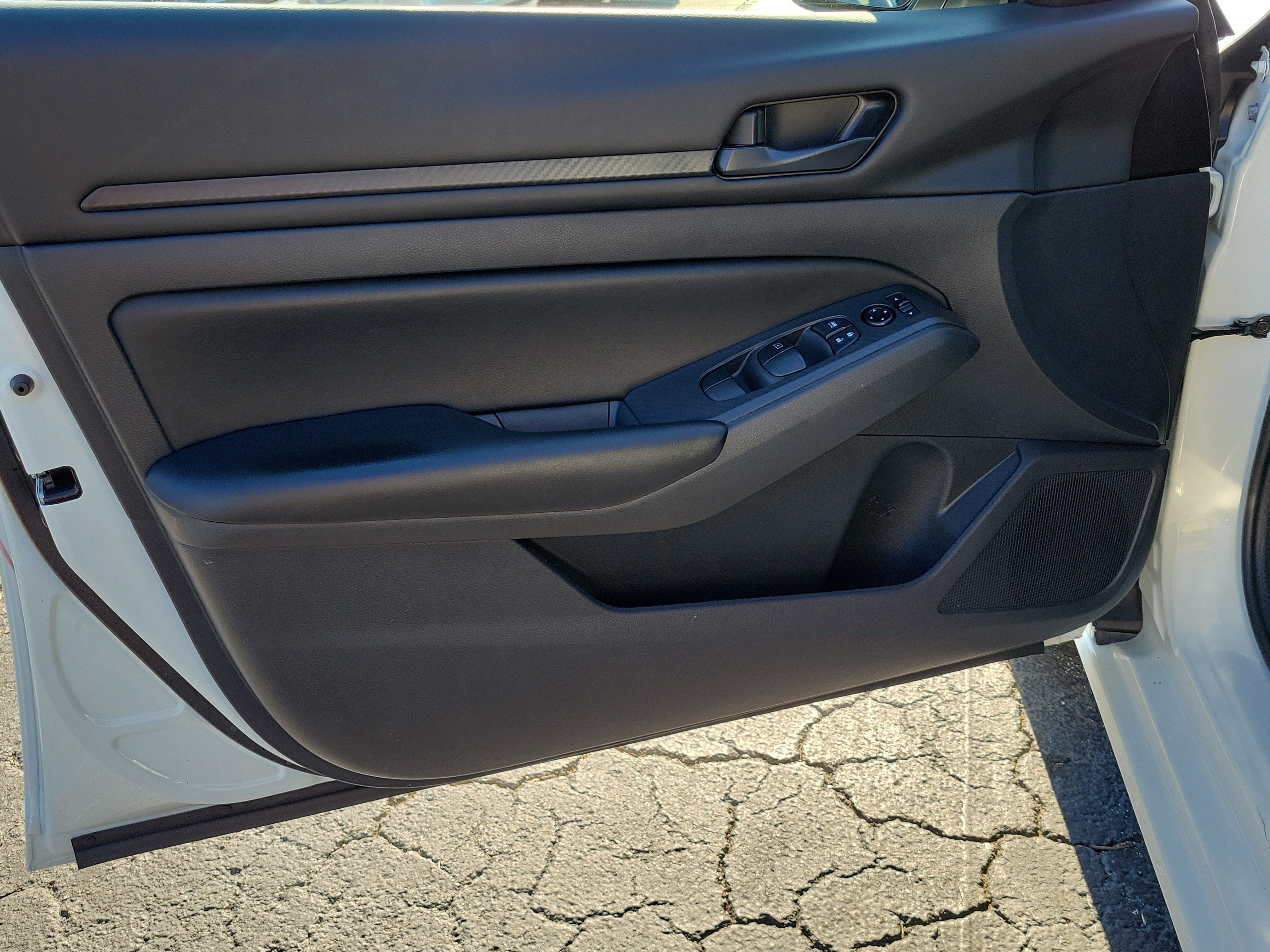 Certified 2025 Nissan Altima 2.5 S FWD image 16