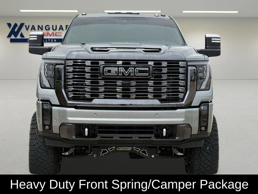 Used 2024 GMC Sierra 2500 Denali Ultimate AWD/4WD image 3