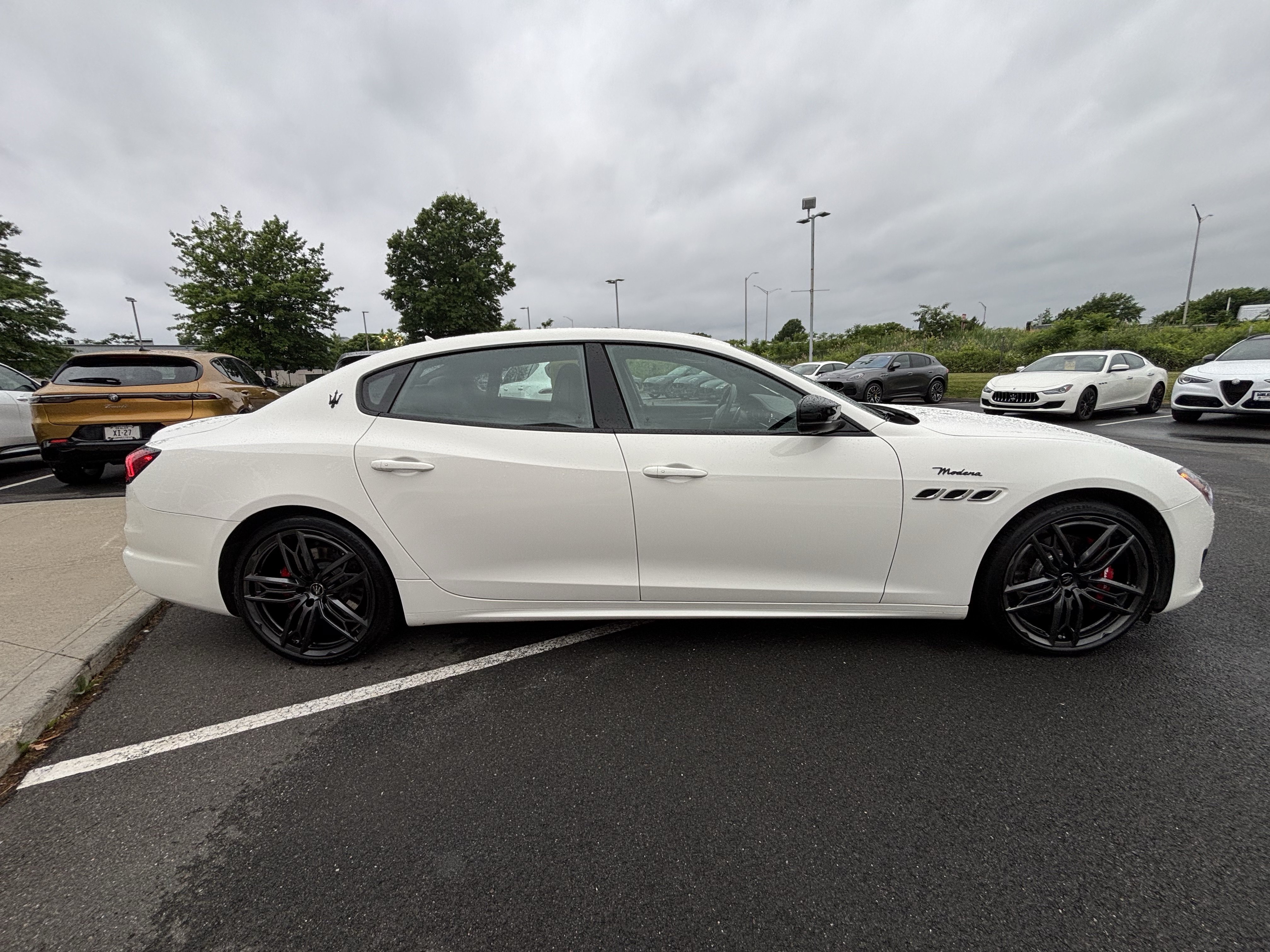 Used 2022 Maserati Quattroporte Modena RWD image 8