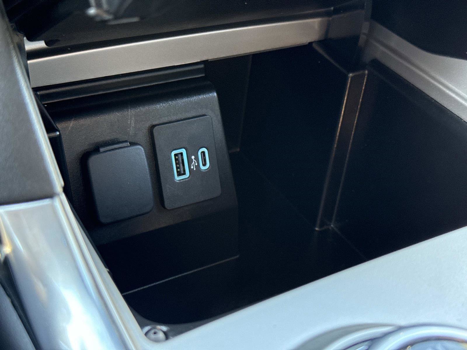 Used 2023 Ford Explorer XLT w/ Equipment Group 202A image 6