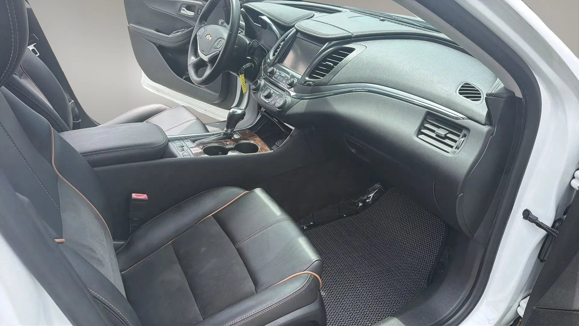 Used 2014 Chevrolet Impala LT w/ Premium Seating Package FWD image 42