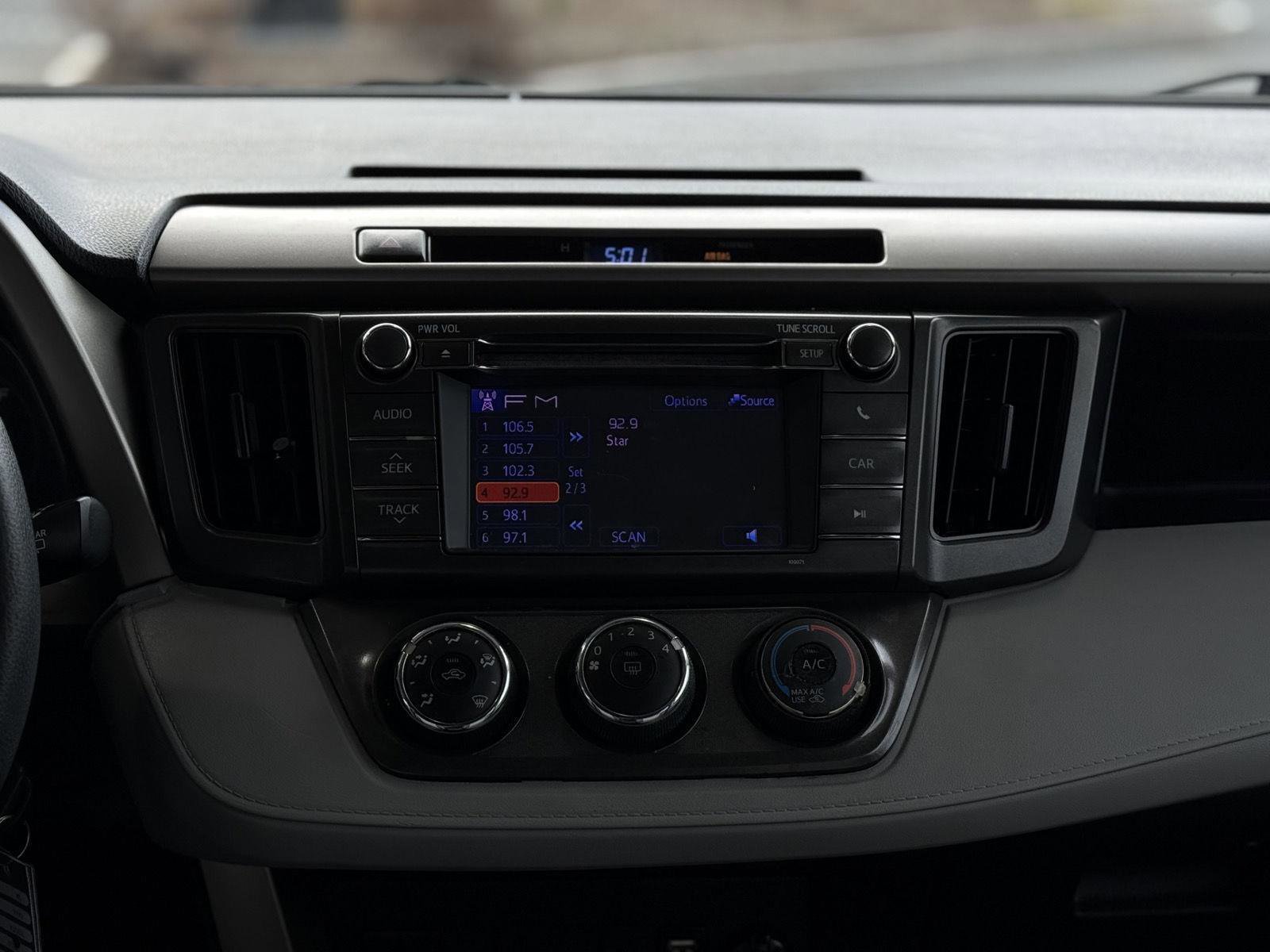 Used 2013 Toyota RAV4 LE image 17