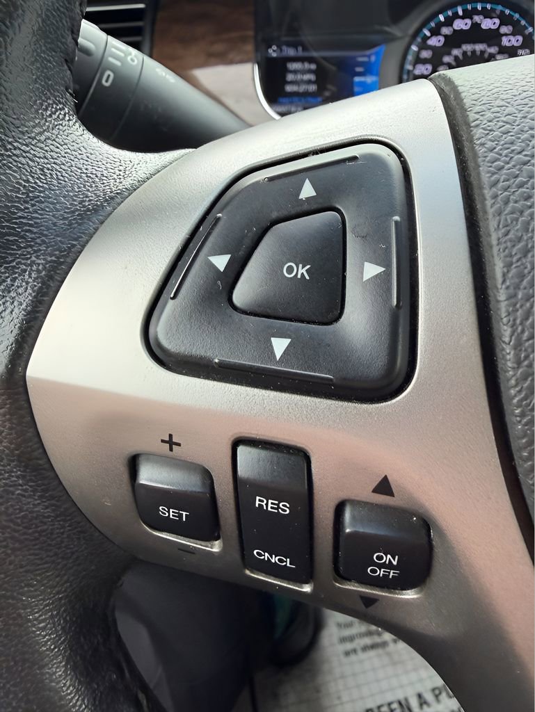 Used 2016 Ford Taurus Limited w/ Equipment Group 301A AWD/4WD image 18