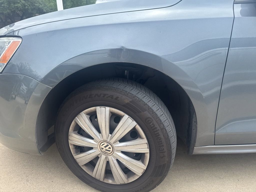 Used 2013 Volkswagen Jetta S FWD image 2
