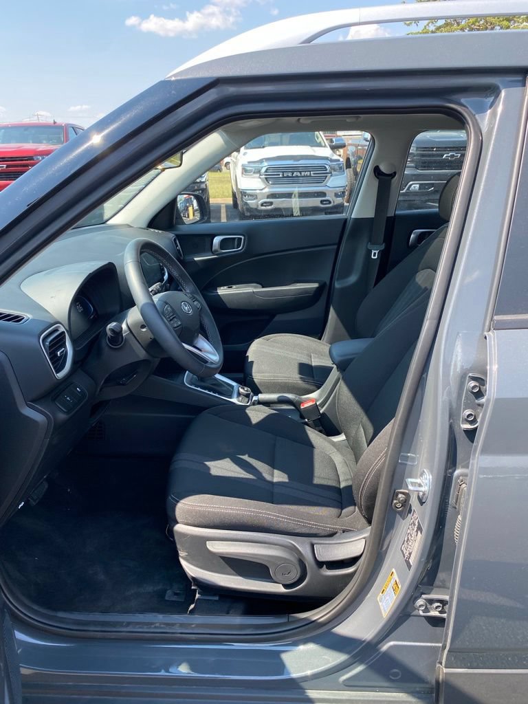 Used 2026 Hyundai Venue SEL FWD image 10