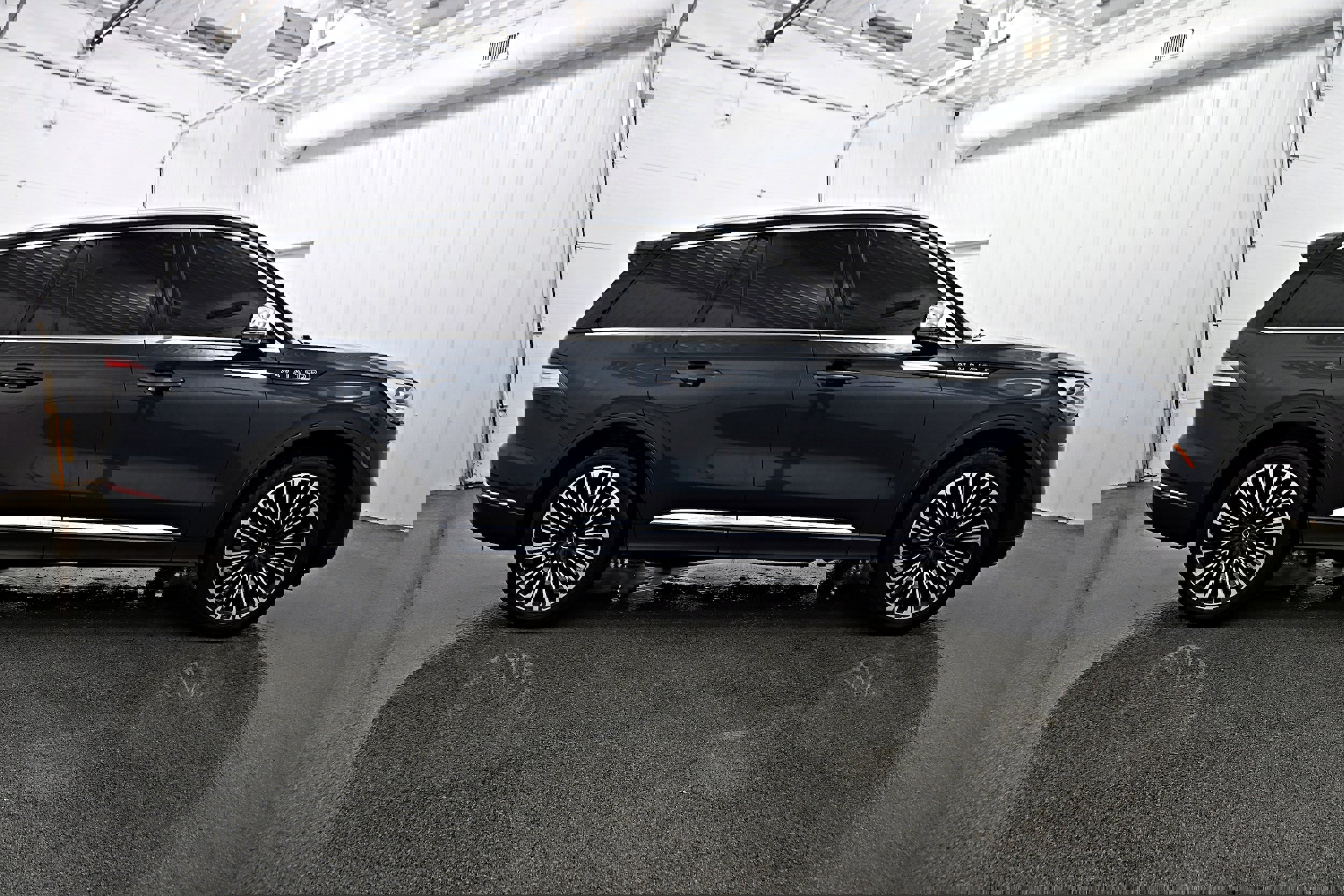 Used 2020 Lincoln Aviator Black Label w/ Dynamic Handling Package image 45