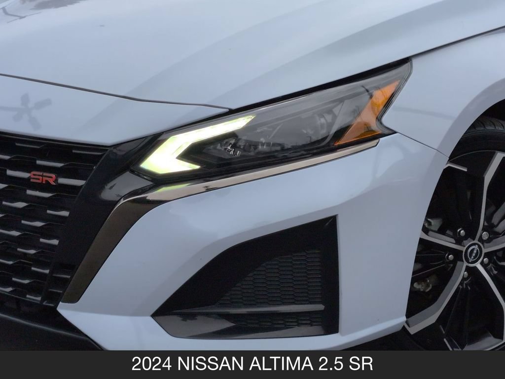 Certified 2024 Nissan Altima 2.5 SR w/ SR Premium Package FWD image 10