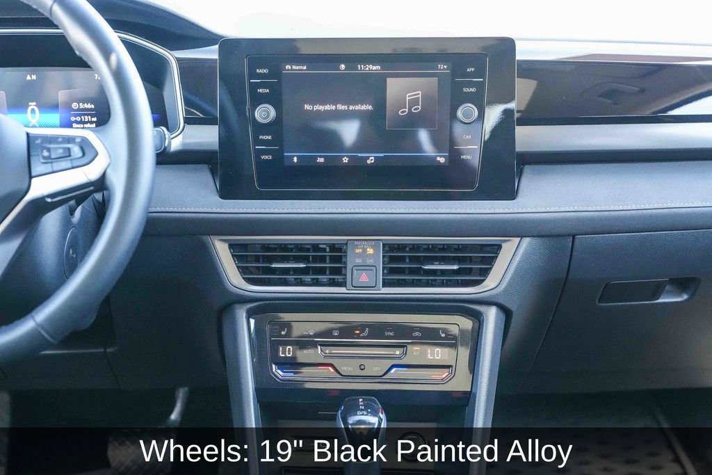 Used 2025 Volkswagen Taos SE image 15