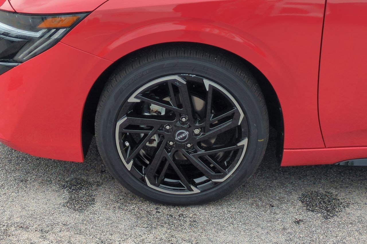 New 2026 Nissan Sentra SR w/ Floor Mat Package FWD image 11