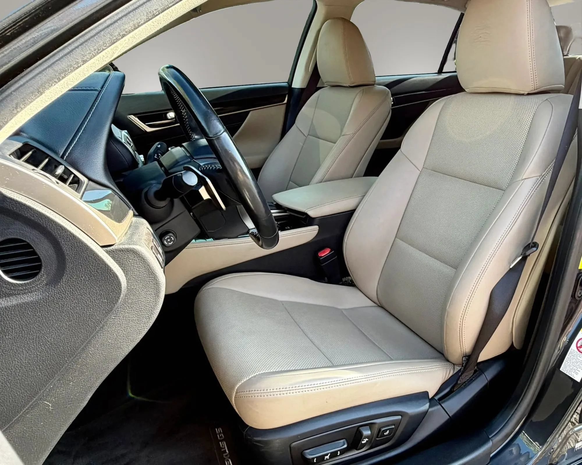Used 2017 Lexus GS 200t RWD image 13