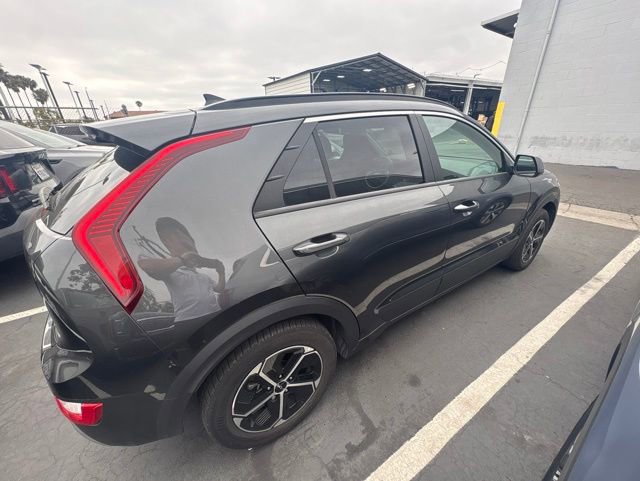 Used 2023 Kia Niro LX FWD image 2