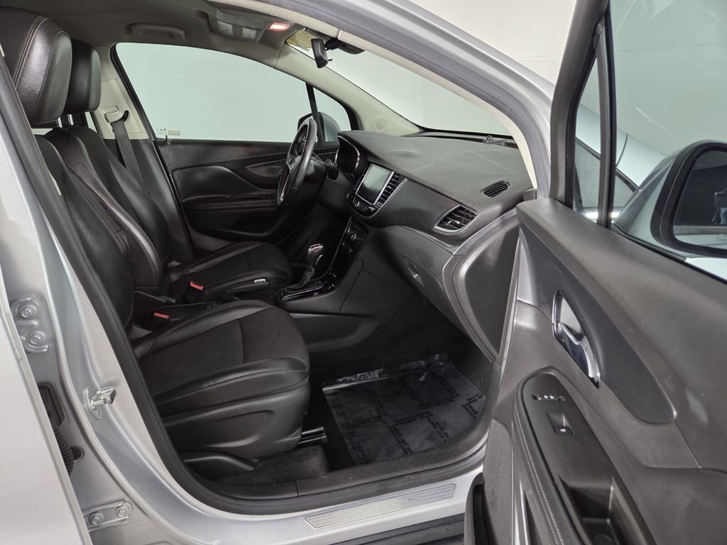 Used 2019 Buick Encore Preferred image 27