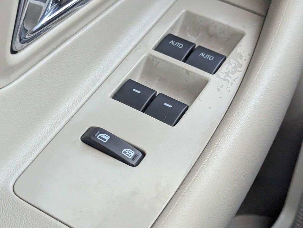 Used 2012 Ford Taurus Limited image 22