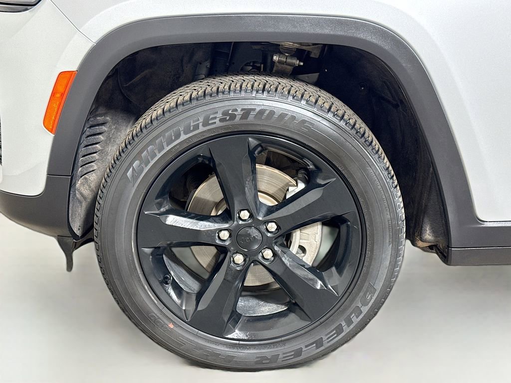 Used 2023 Jeep Grand Cherokee Altitude image 29