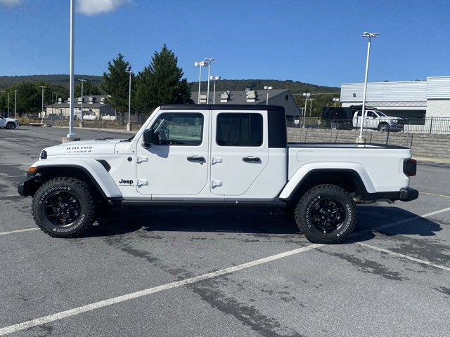 New 2025 Jeep Gladiator Willys image 4
