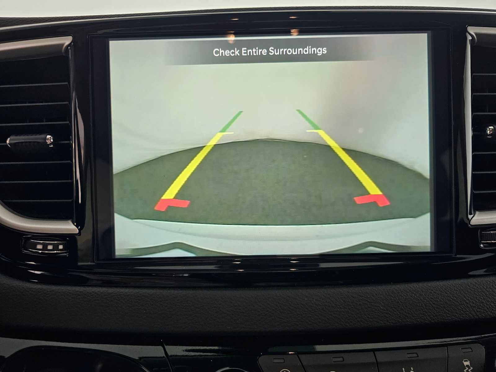 Used 2024 Chrysler Pacifica Touring-L image 26