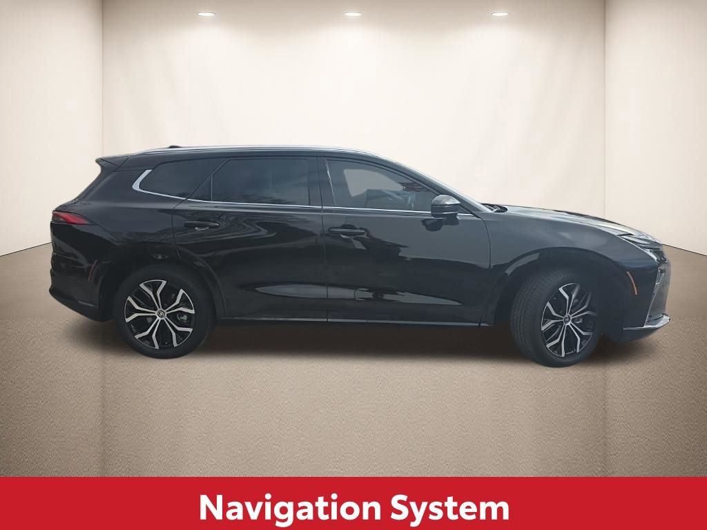 Used 2025 Toyota Crown Signia image 3