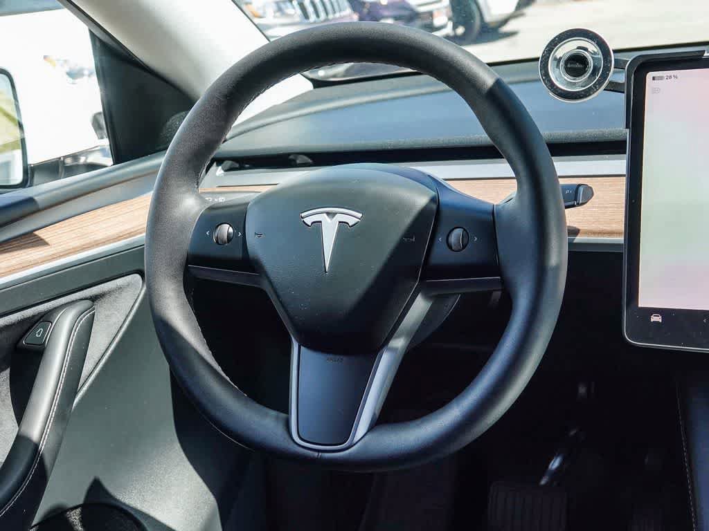 Used 2024 Tesla Model Y Long Range AWD/4WD image 12