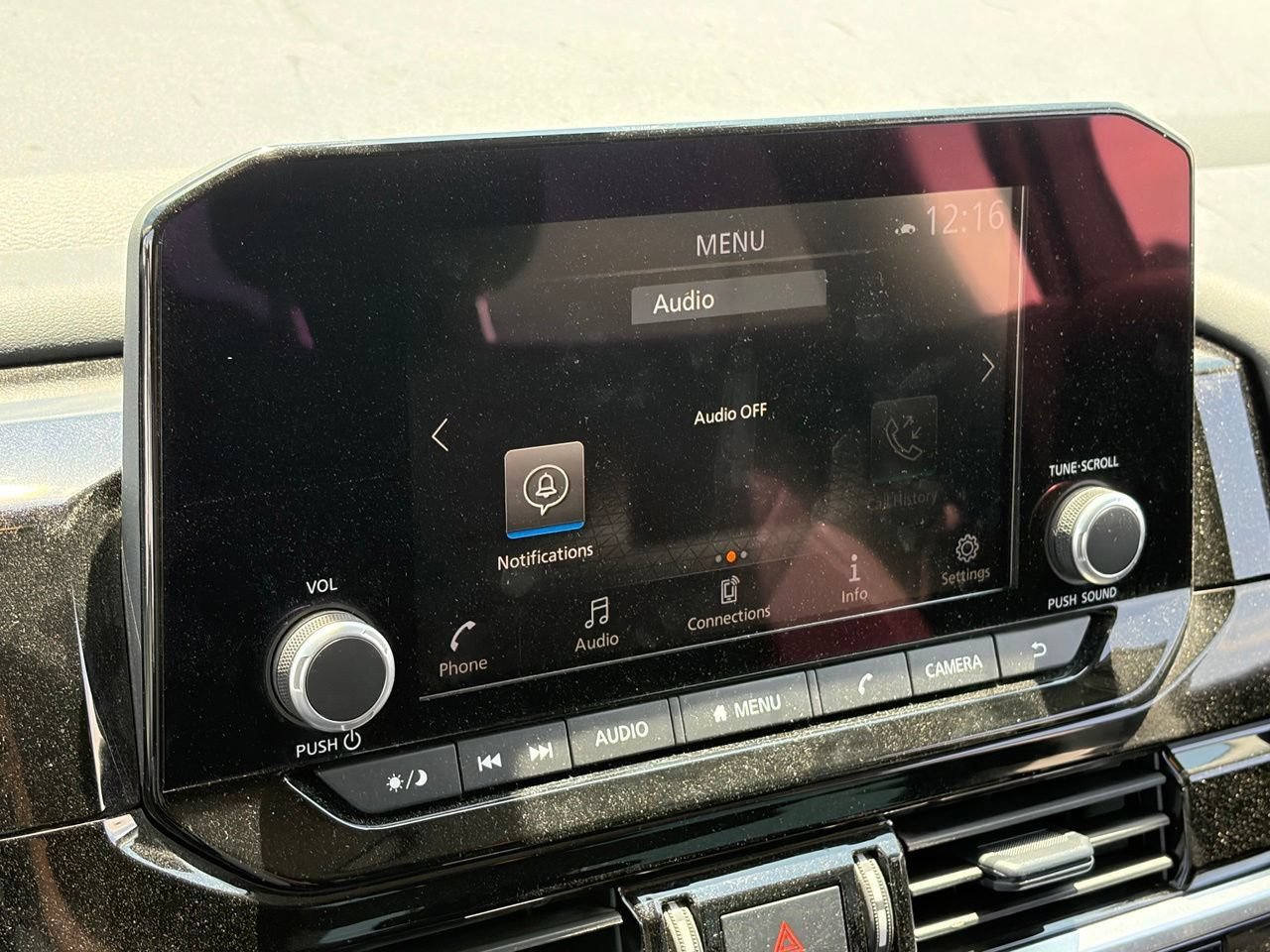 Used 2025 Nissan Pathfinder SV FWD image 11