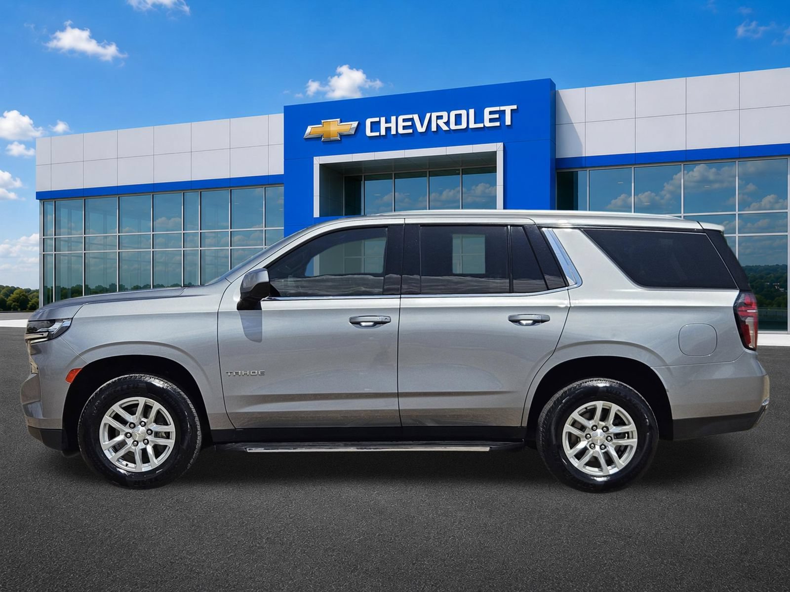 Used 2023 Chevrolet Tahoe LT AWD/4WD image 3